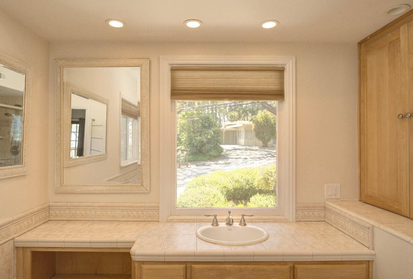 Detail Gallery Image 20 of 34 For 4113 Crest Rd, Pebble Beach,  CA 93953 - 3 Beds | 2/1 Baths