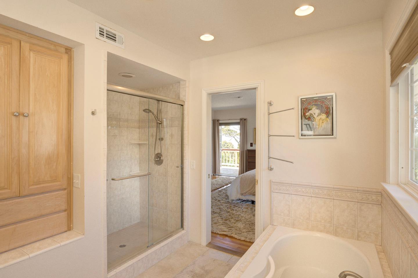 Detail Gallery Image 21 of 34 For 4113 Crest Rd, Pebble Beach,  CA 93953 - 3 Beds | 2/1 Baths