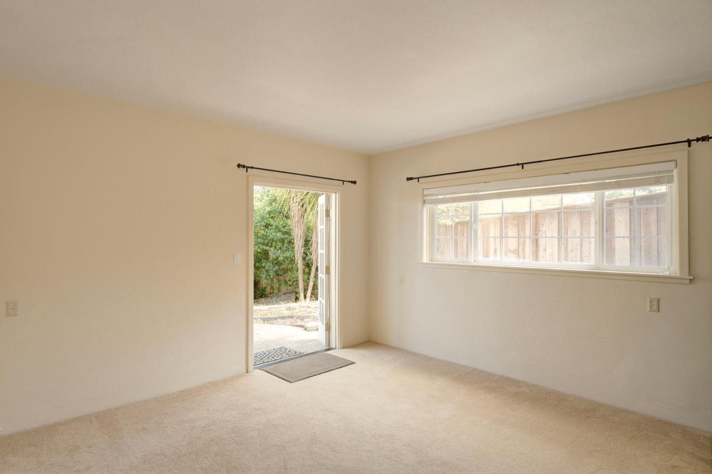 Detail Gallery Image 27 of 34 For 4113 Crest Rd, Pebble Beach,  CA 93953 - 3 Beds | 2/1 Baths