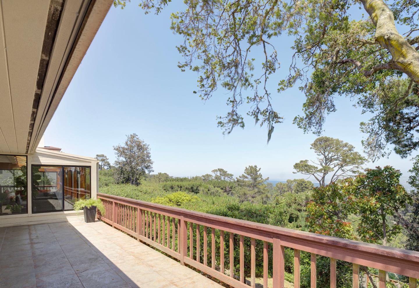 Detail Gallery Image 3 of 34 For 4113 Crest Rd, Pebble Beach,  CA 93953 - 3 Beds | 2/1 Baths
