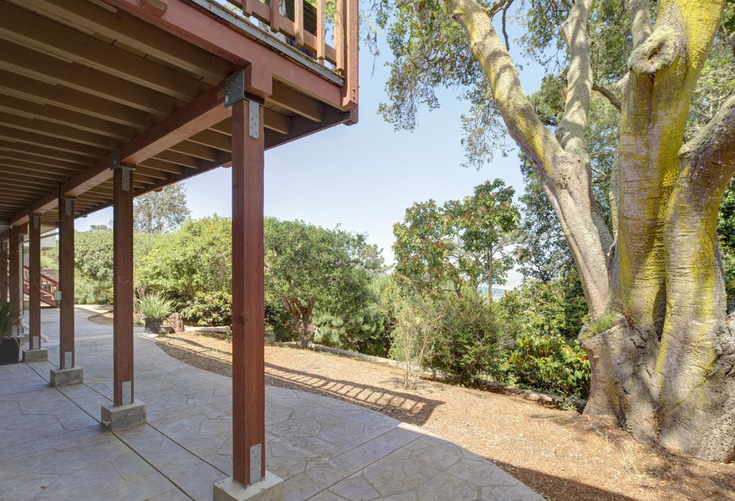 Detail Gallery Image 30 of 34 For 4113 Crest Rd, Pebble Beach,  CA 93953 - 3 Beds | 2/1 Baths