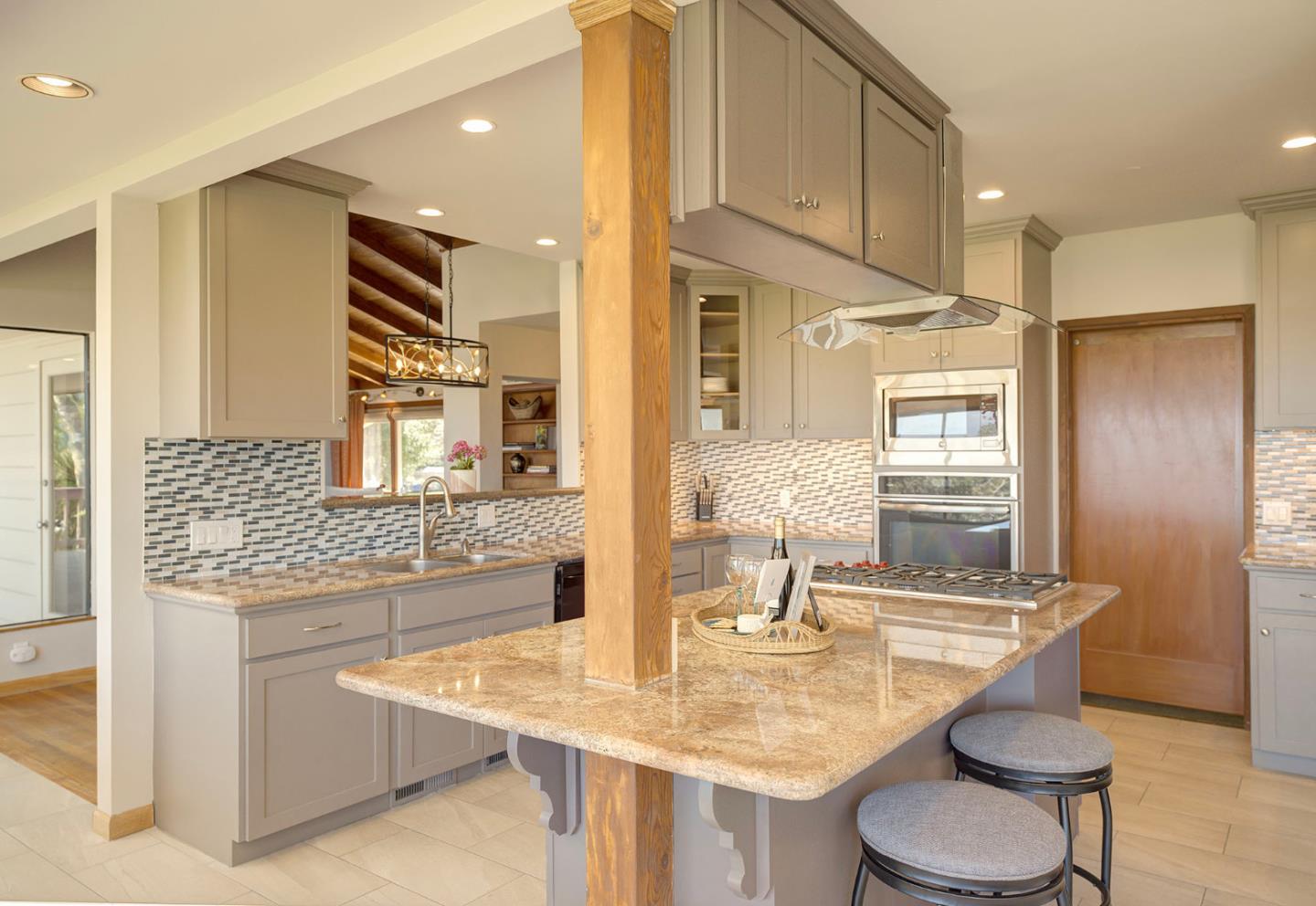 Detail Gallery Image 8 of 34 For 4113 Crest Rd, Pebble Beach,  CA 93953 - 3 Beds | 2/1 Baths