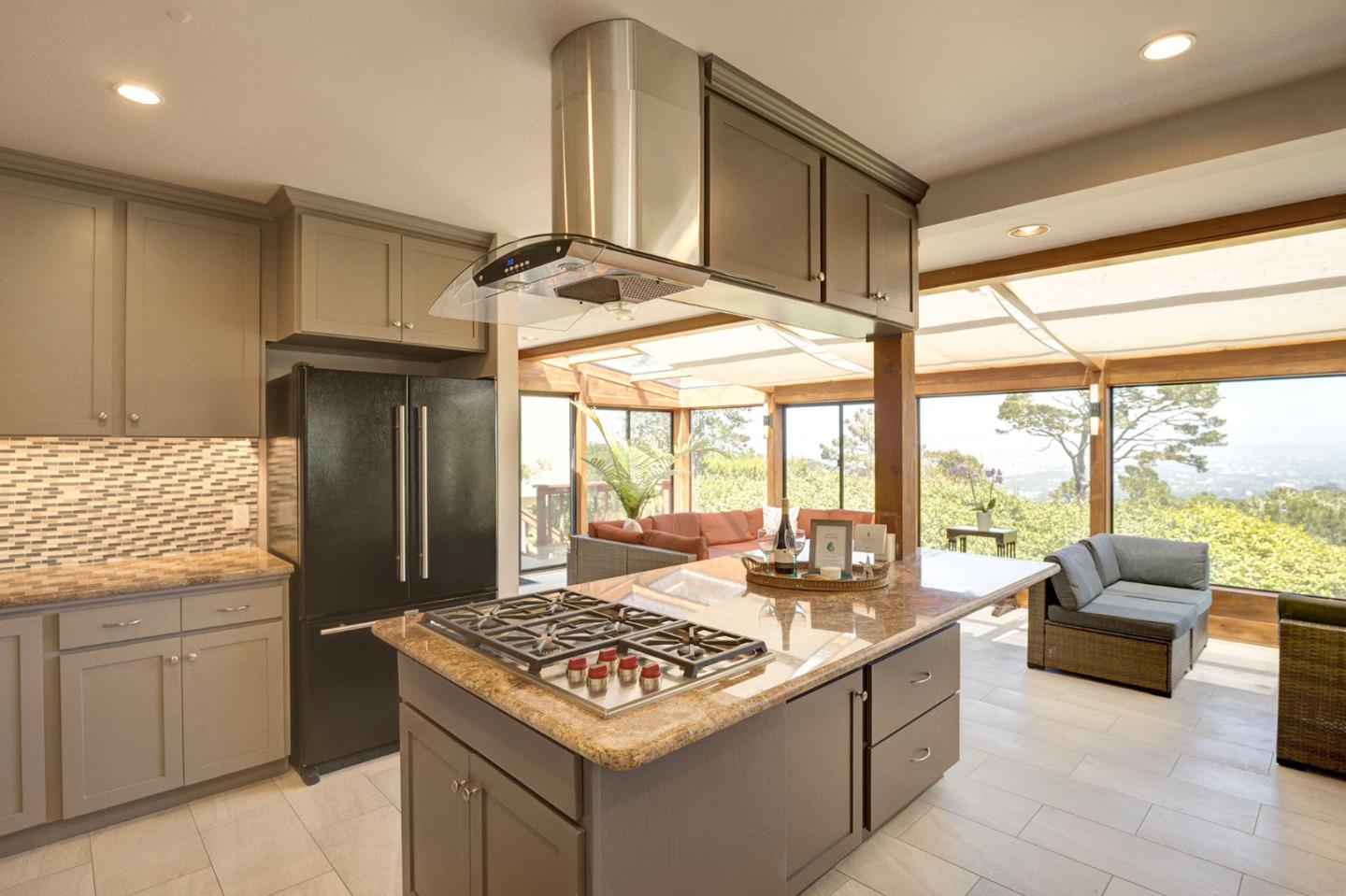 Detail Gallery Image 9 of 34 For 4113 Crest Rd, Pebble Beach,  CA 93953 - 3 Beds | 2/1 Baths