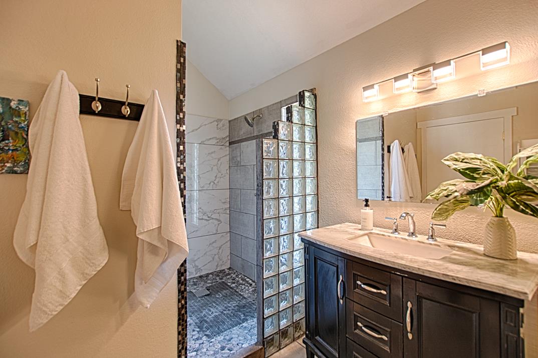 Detail Gallery Image 11 of 21 For 266 North Ave, Aptos,  CA 95003 - 2 Beds | 2 Baths