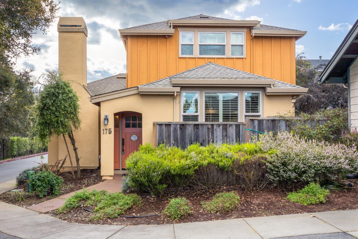 Detail Gallery Image 1 of 1 For 175 Belvedere Ter, Santa Cruz,  CA 95062 - 3 Beds | 2/1 Baths