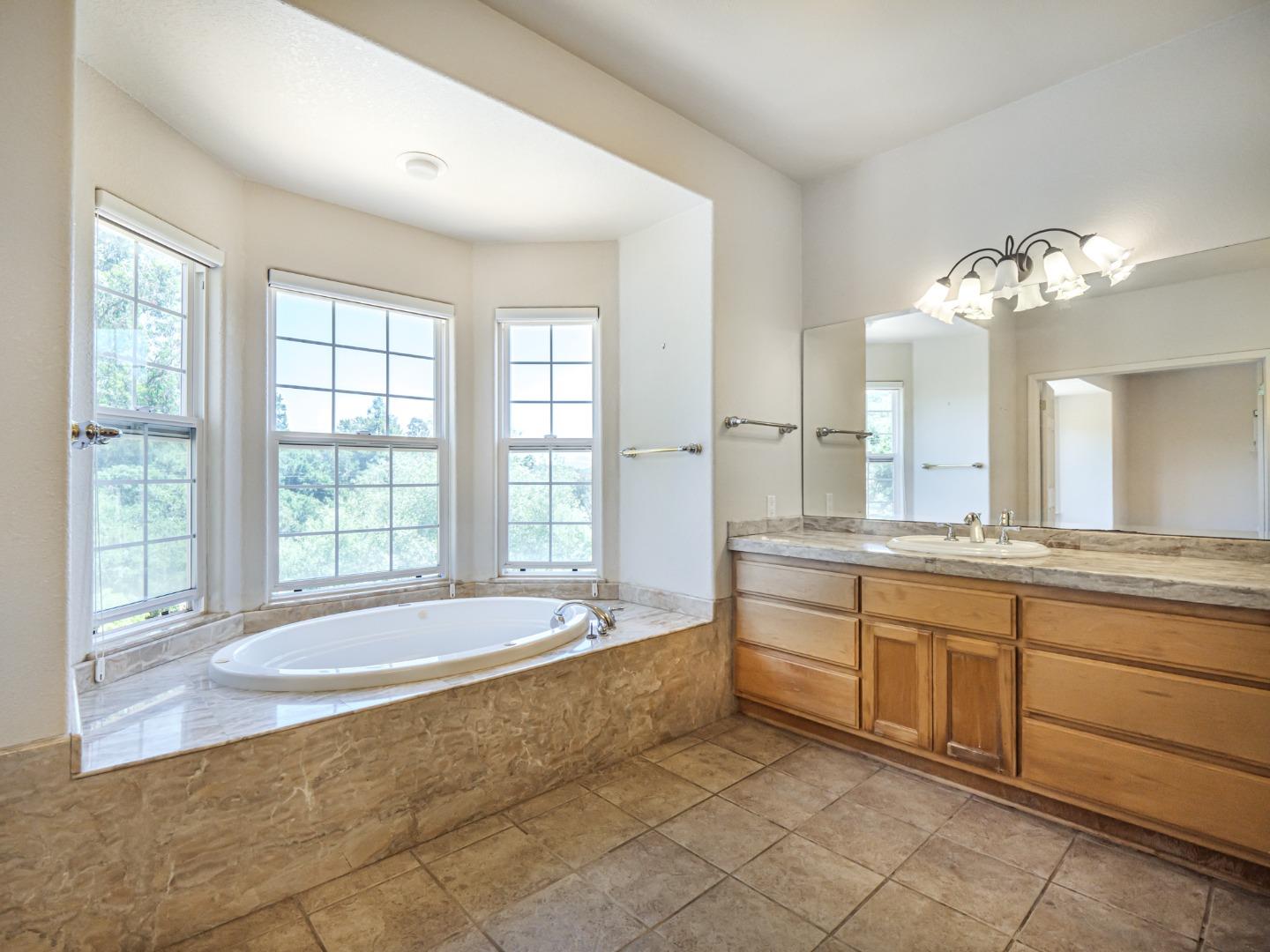 Detail Gallery Image 37 of 148 For 18703 Caris Ln, Aromas,  CA 95004 - 4 Beds | 4/1 Baths