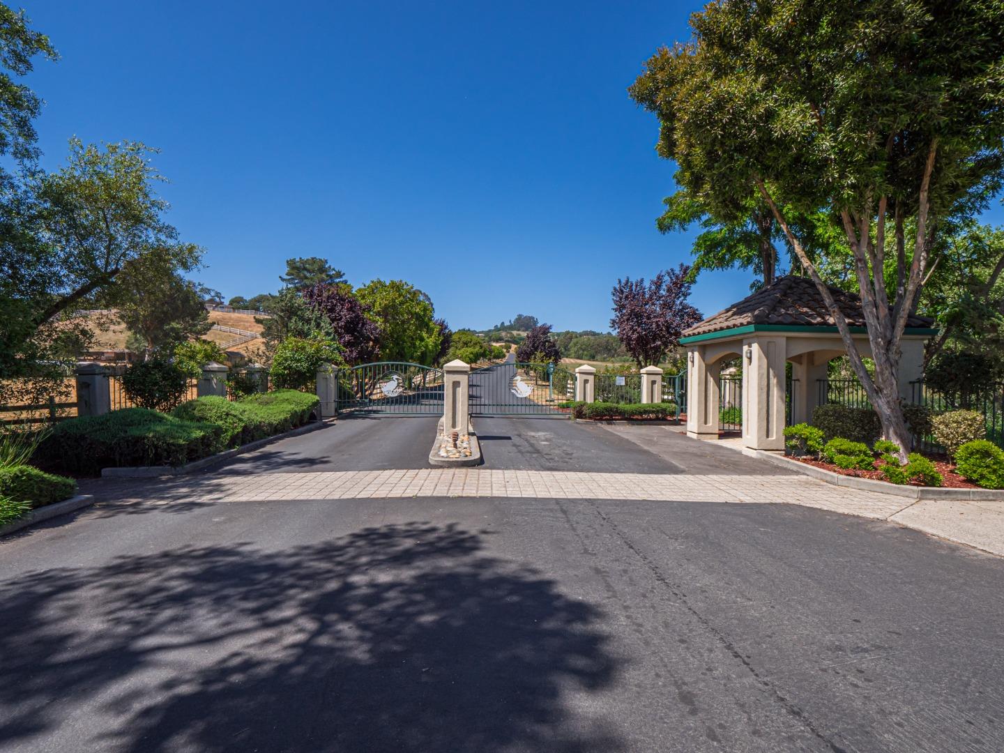 Detail Gallery Image 76 of 148 For 18703 Caris Ln, Aromas,  CA 95004 - 4 Beds | 4/1 Baths