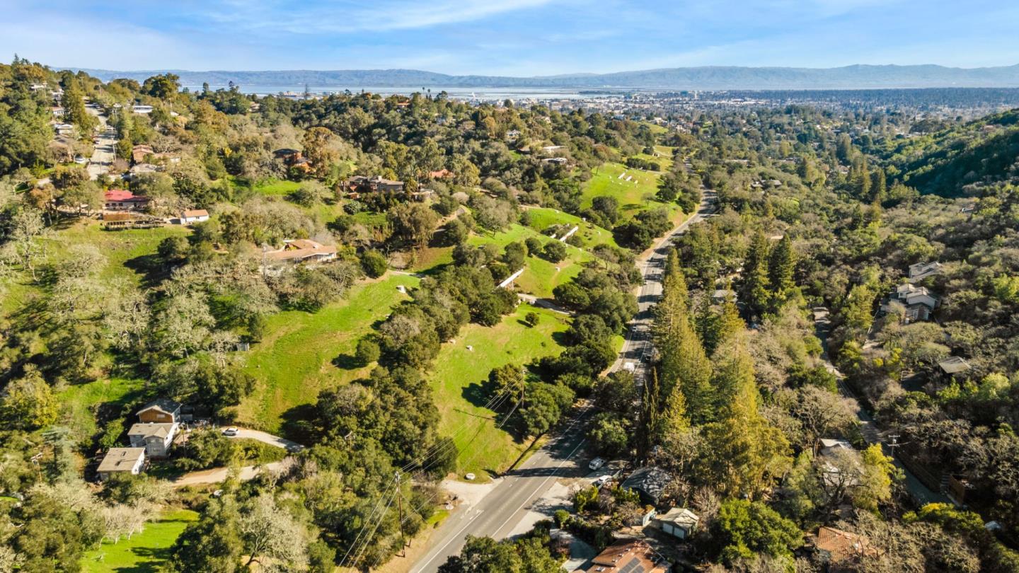 4 El Vanada Road, Redwood City, California 94062, ,Land,For Sale,4 El Vanada Road,ML81967508
