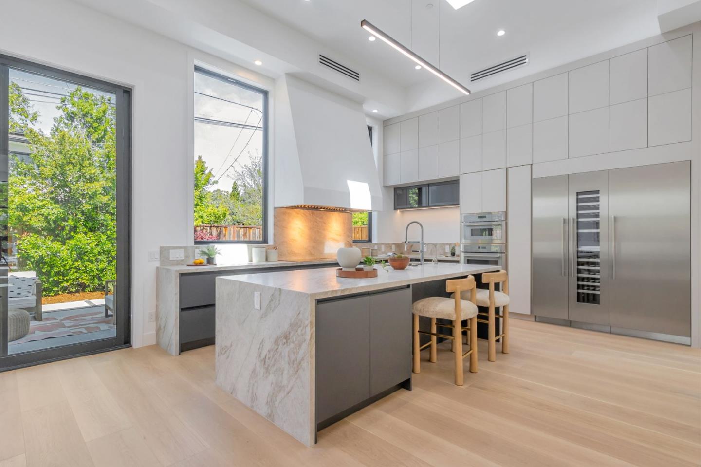 Detail Gallery Image 11 of 69 For 769 Allen Ct, Palo Alto,  CA 94303 - 5 Beds | 5/1 Baths