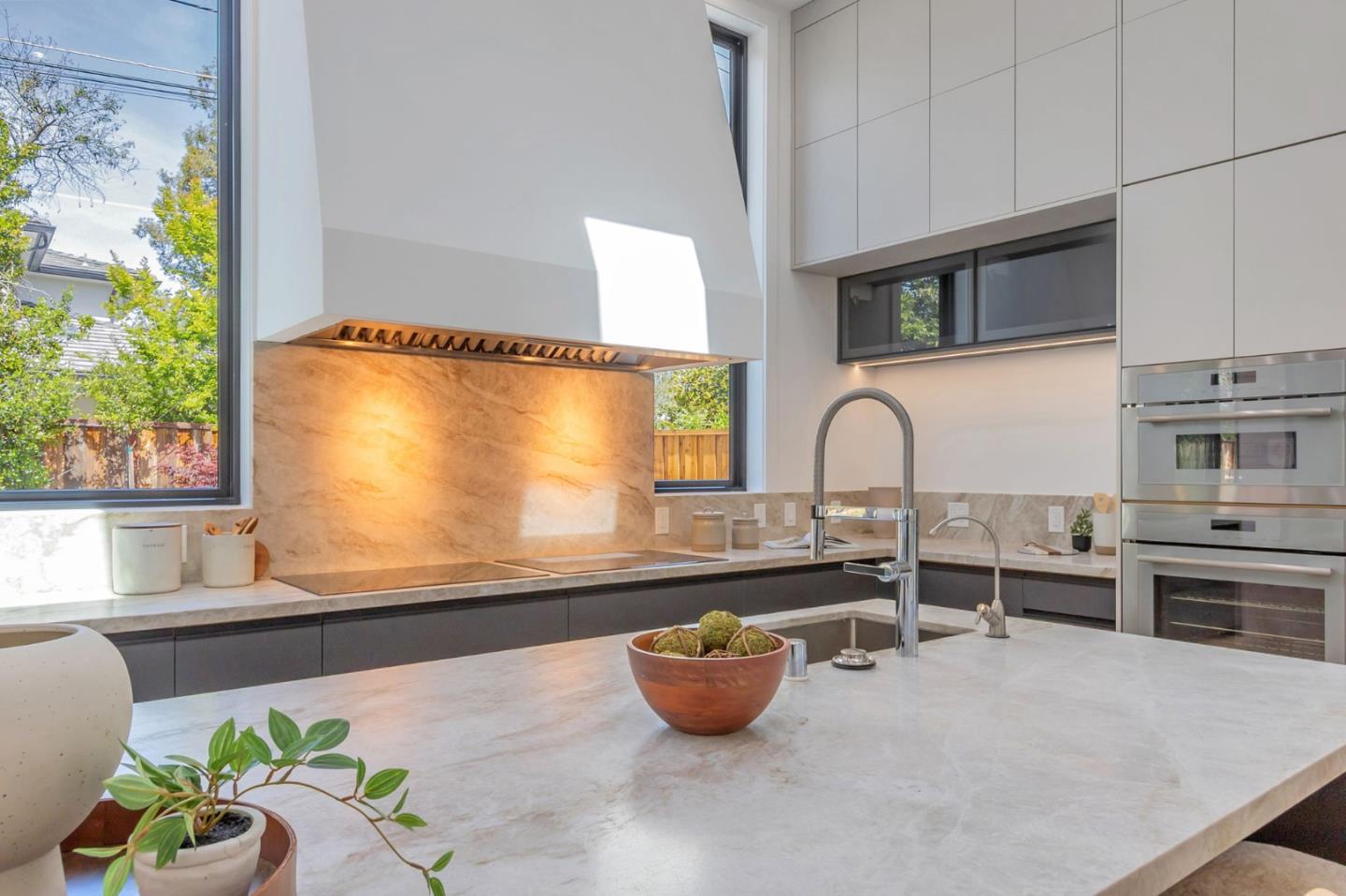 Detail Gallery Image 13 of 69 For 769 Allen Ct, Palo Alto,  CA 94303 - 5 Beds | 5/1 Baths