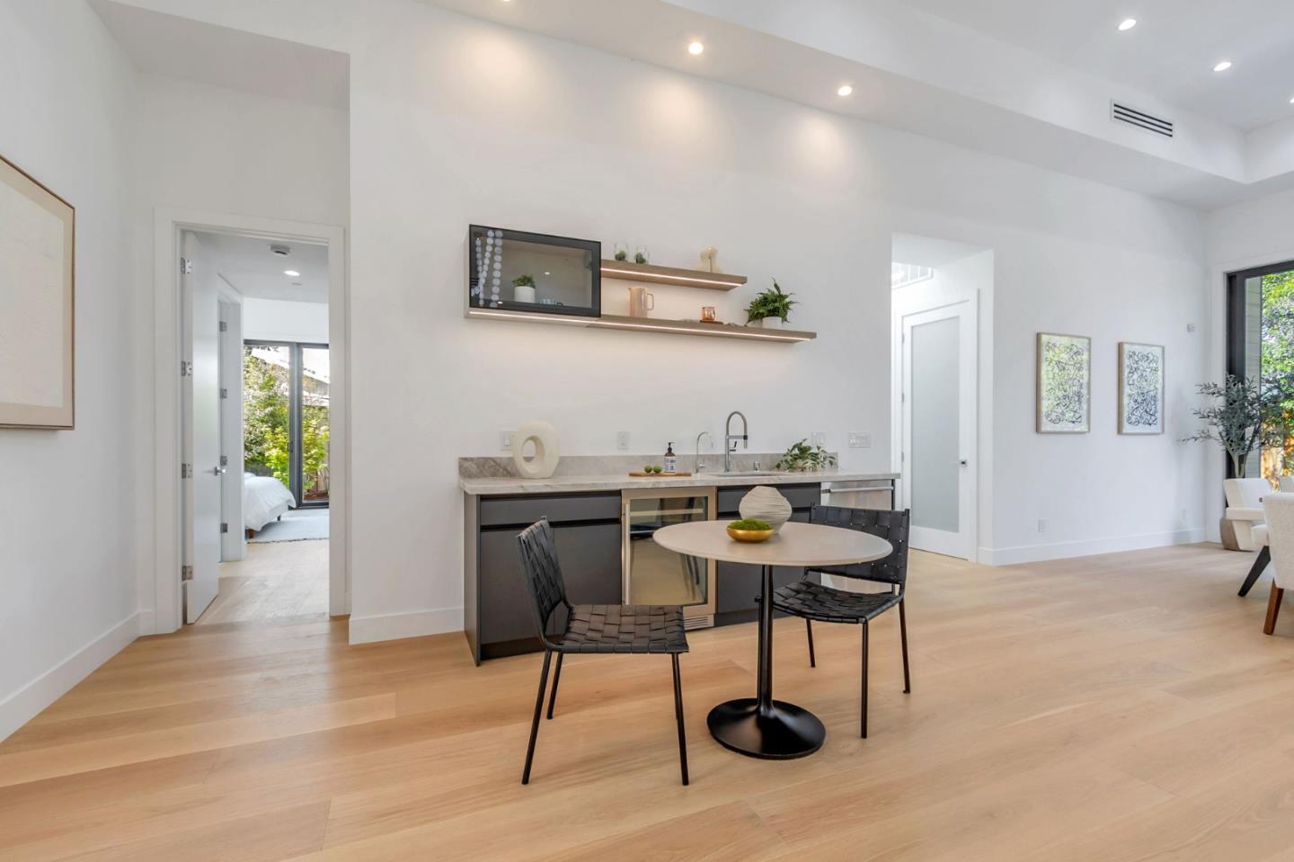 Detail Gallery Image 15 of 69 For 769 Allen Ct, Palo Alto,  CA 94303 - 5 Beds | 5/1 Baths