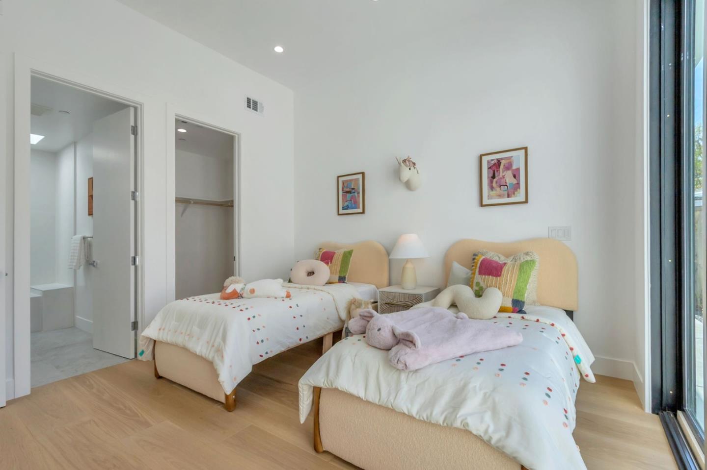 Detail Gallery Image 23 of 69 For 769 Allen Ct, Palo Alto,  CA 94303 - 5 Beds | 5/1 Baths
