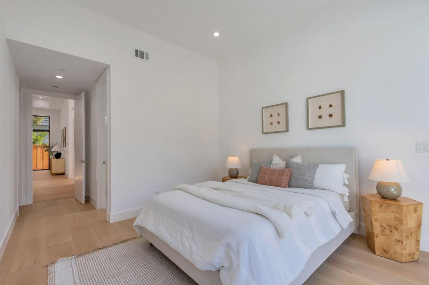 Detail Gallery Image 29 of 69 For 769 Allen Ct, Palo Alto,  CA 94303 - 5 Beds | 5/1 Baths