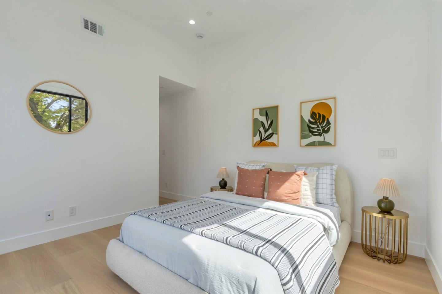 Detail Gallery Image 31 of 69 For 769 Allen Ct, Palo Alto,  CA 94303 - 5 Beds | 5/1 Baths