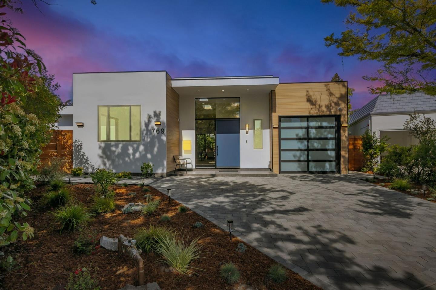 Detail Gallery Image 4 of 69 For 769 Allen Ct, Palo Alto,  CA 94303 - 5 Beds | 5/1 Baths