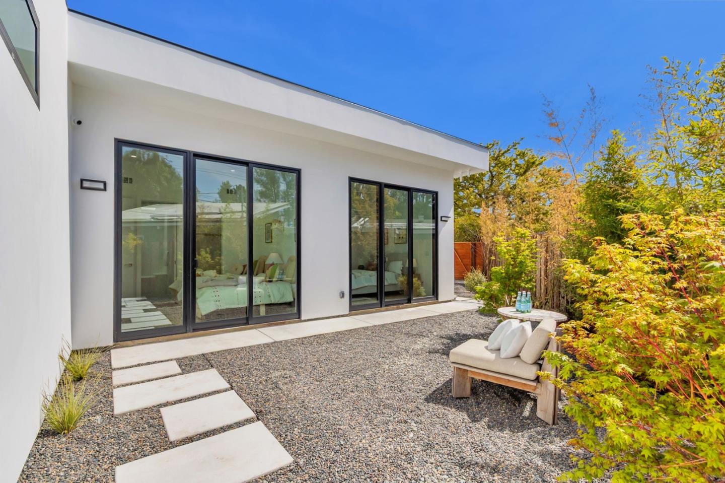 Detail Gallery Image 45 of 69 For 769 Allen Ct, Palo Alto,  CA 94303 - 5 Beds | 5/1 Baths