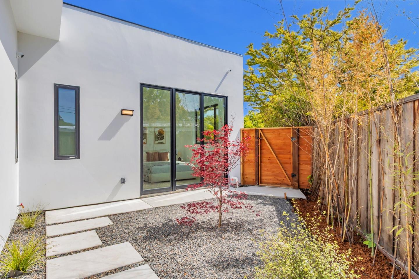 Detail Gallery Image 48 of 69 For 769 Allen Ct, Palo Alto,  CA 94303 - 5 Beds | 5/1 Baths