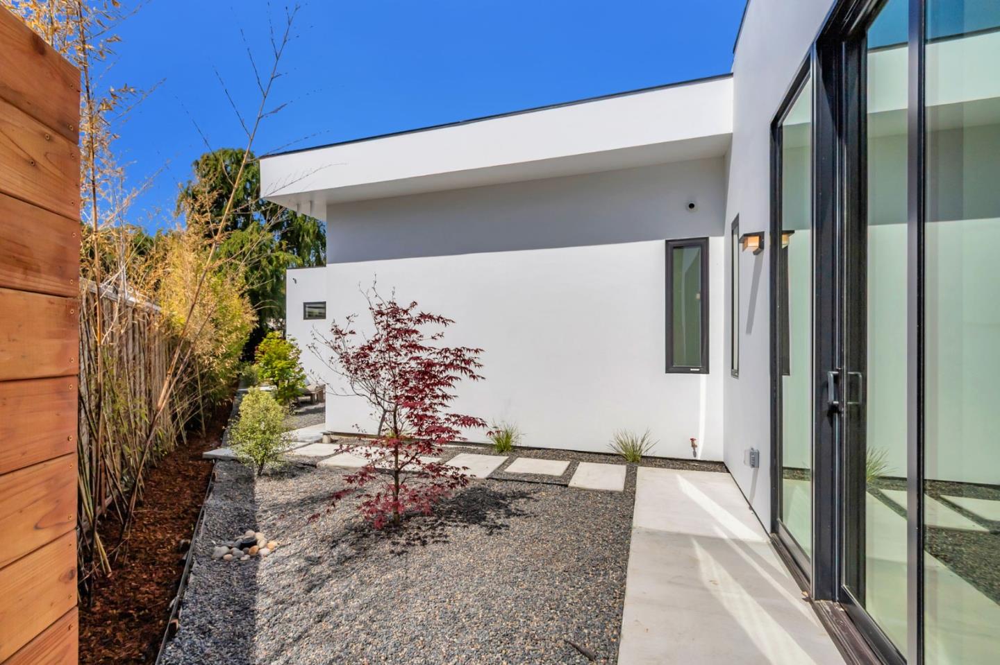 Detail Gallery Image 49 of 69 For 769 Allen Ct, Palo Alto,  CA 94303 - 5 Beds | 5/1 Baths