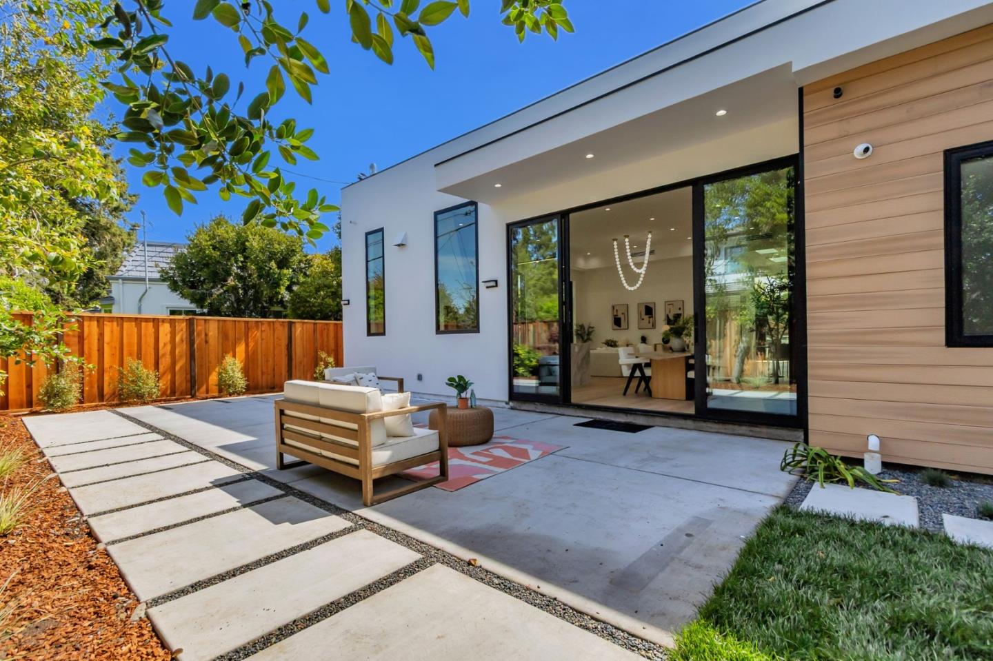 Detail Gallery Image 54 of 69 For 769 Allen Ct, Palo Alto,  CA 94303 - 5 Beds | 5/1 Baths