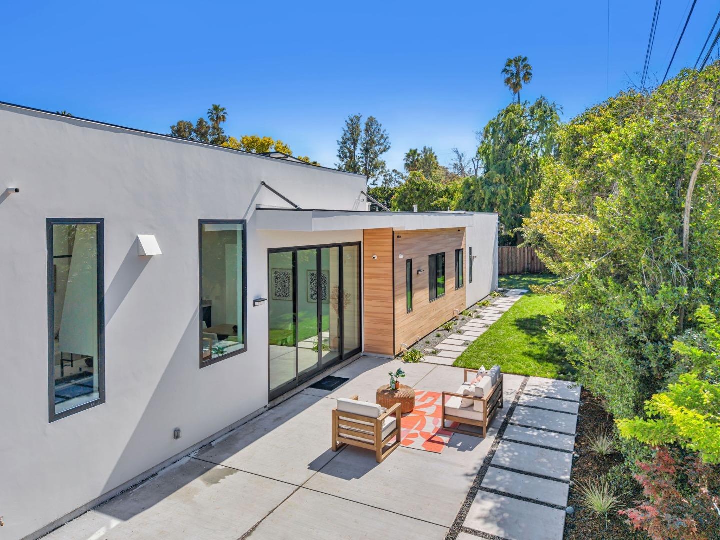 Detail Gallery Image 59 of 69 For 769 Allen Ct, Palo Alto,  CA 94303 - 5 Beds | 5/1 Baths