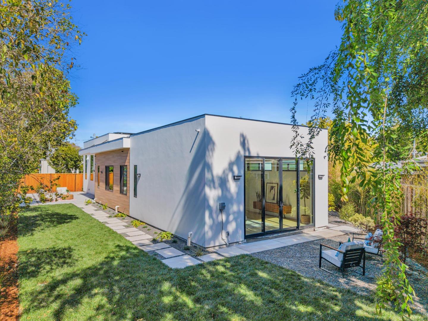 Detail Gallery Image 60 of 69 For 769 Allen Ct, Palo Alto,  CA 94303 - 5 Beds | 5/1 Baths