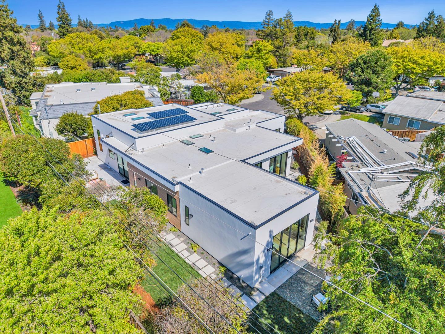 Detail Gallery Image 68 of 69 For 769 Allen Ct, Palo Alto,  CA 94303 - 5 Beds | 5/1 Baths