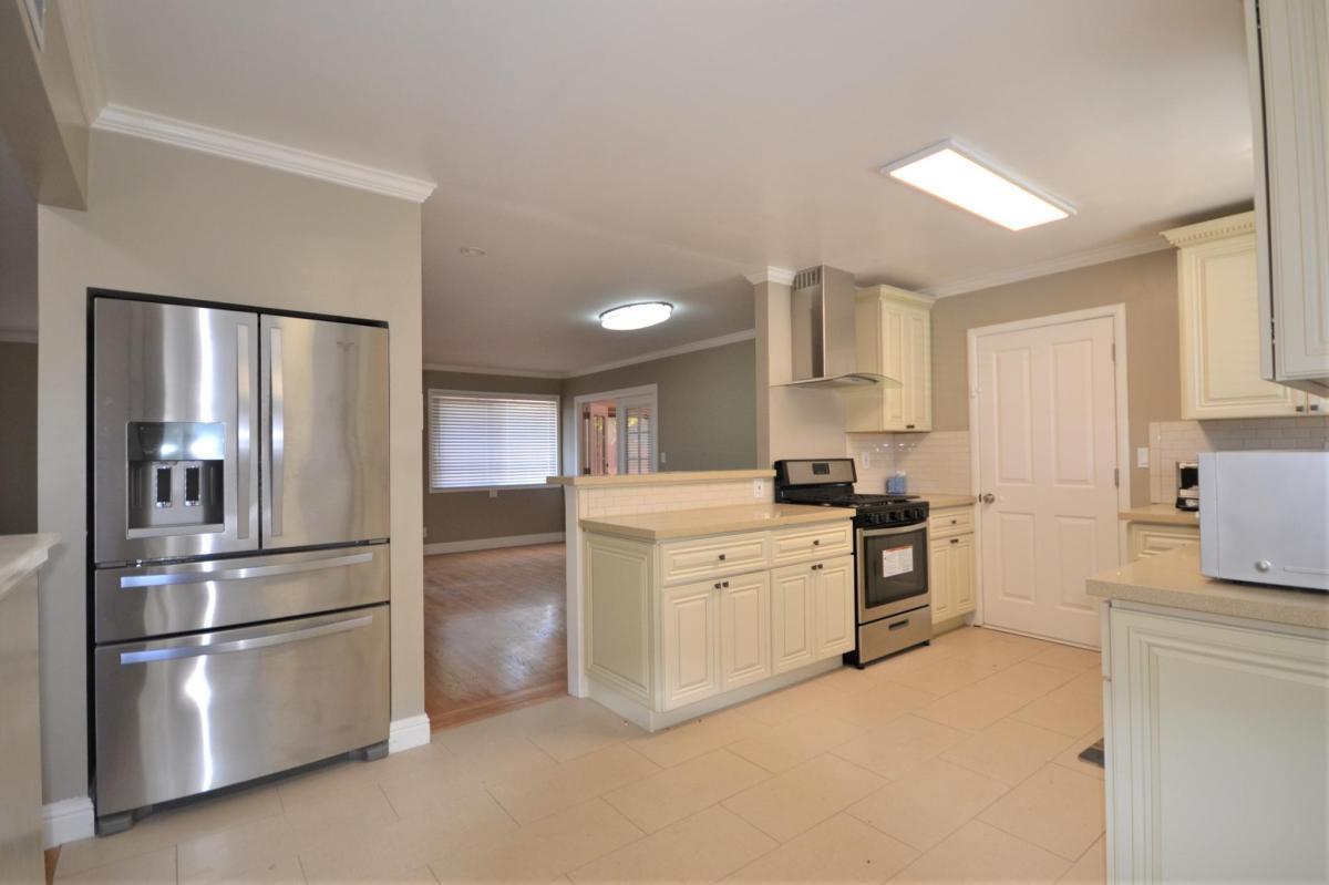 Detail Gallery Image 5 of 25 For 926 Bermuda Dr, San Mateo,  CA 94403 - 3 Beds | 2 Baths