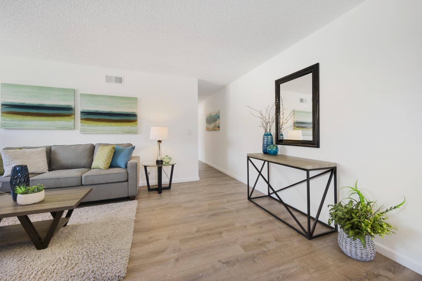 Detail Gallery Image 7 of 35 For 885 Wyman Way #4,  San Jose,  CA 95133 - 2 Beds | 1 Baths