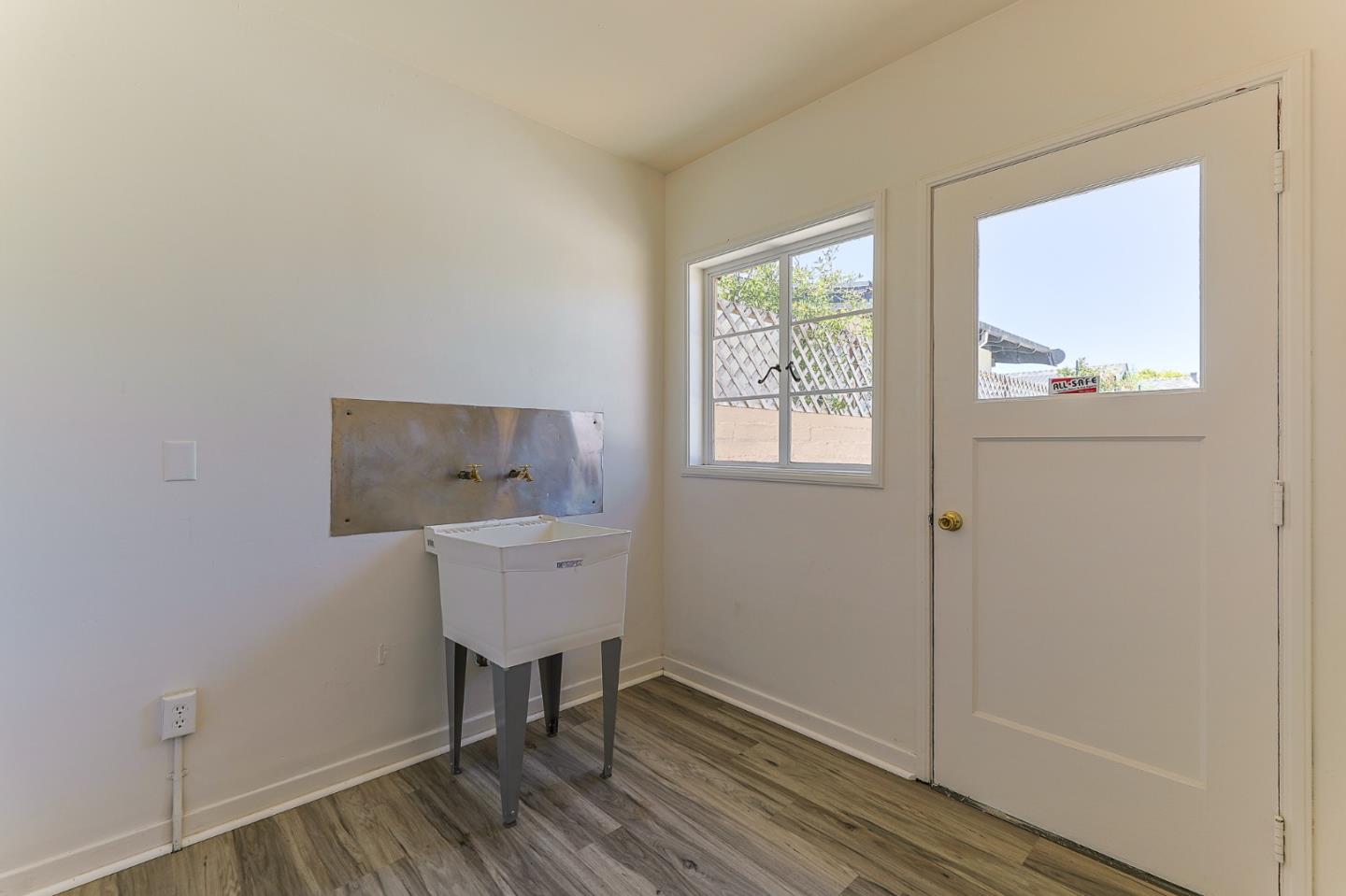 Detail Gallery Image 24 of 39 For 714 Pajaro St, Salinas,  CA 93901 - 3 Beds | 2/1 Baths