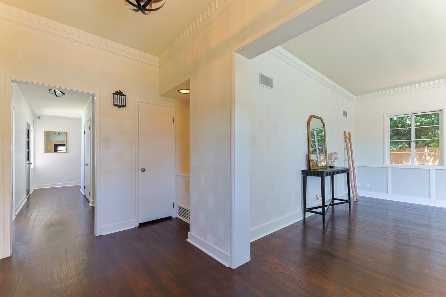 Detail Gallery Image 6 of 39 For 714 Pajaro St, Salinas,  CA 93901 - 3 Beds | 2/1 Baths