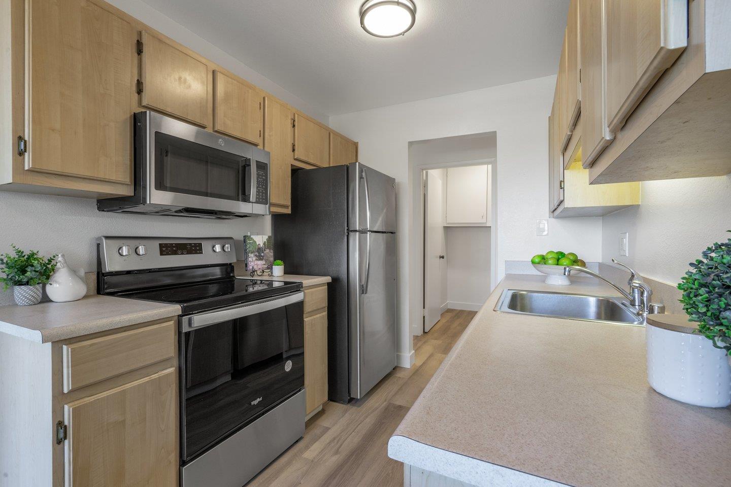 Detail Gallery Image 11 of 25 For 1051 Beach Park Blvd #220,  Foster City,  CA 94404 - 1 Beds | 1 Baths