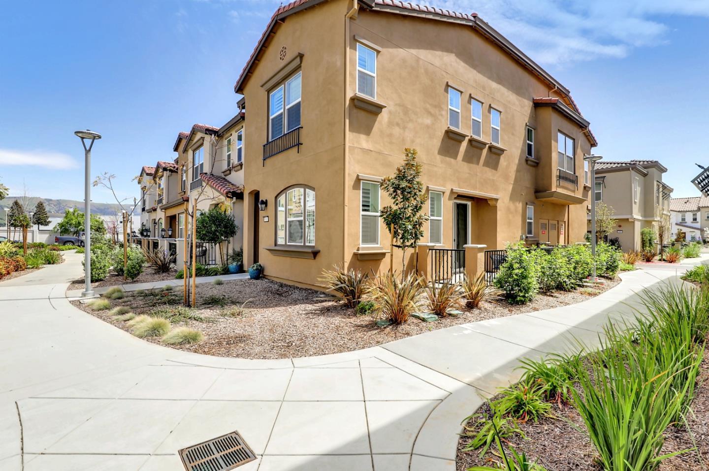 Detail Gallery Image 1 of 1 For 819 Saint Rufina Ln #19,  Morgan Hill,  CA 95037 - 3 Beds | 2/1 Baths