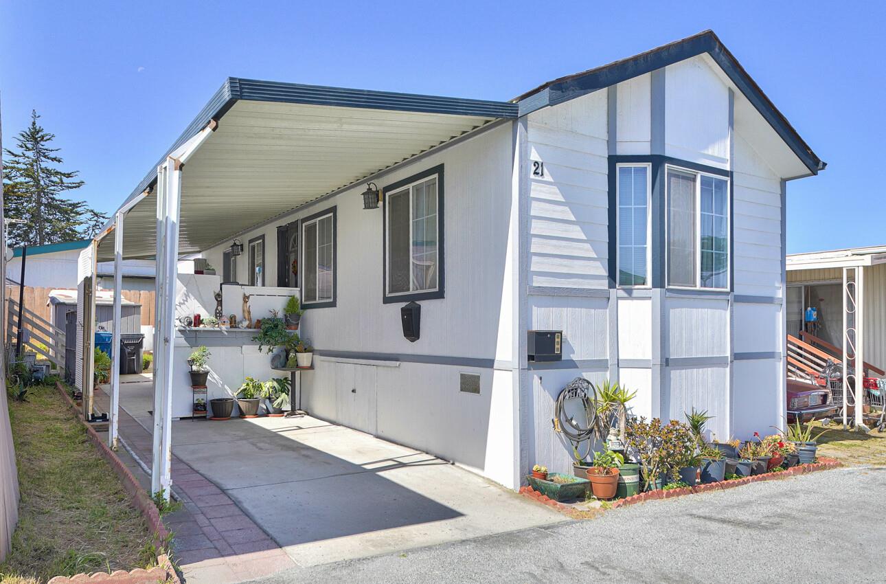 Detail Gallery Image 1 of 21 For 3128 Crescent Ave #21,  Marina,  CA 93933 - 2 Beds | 2 Baths