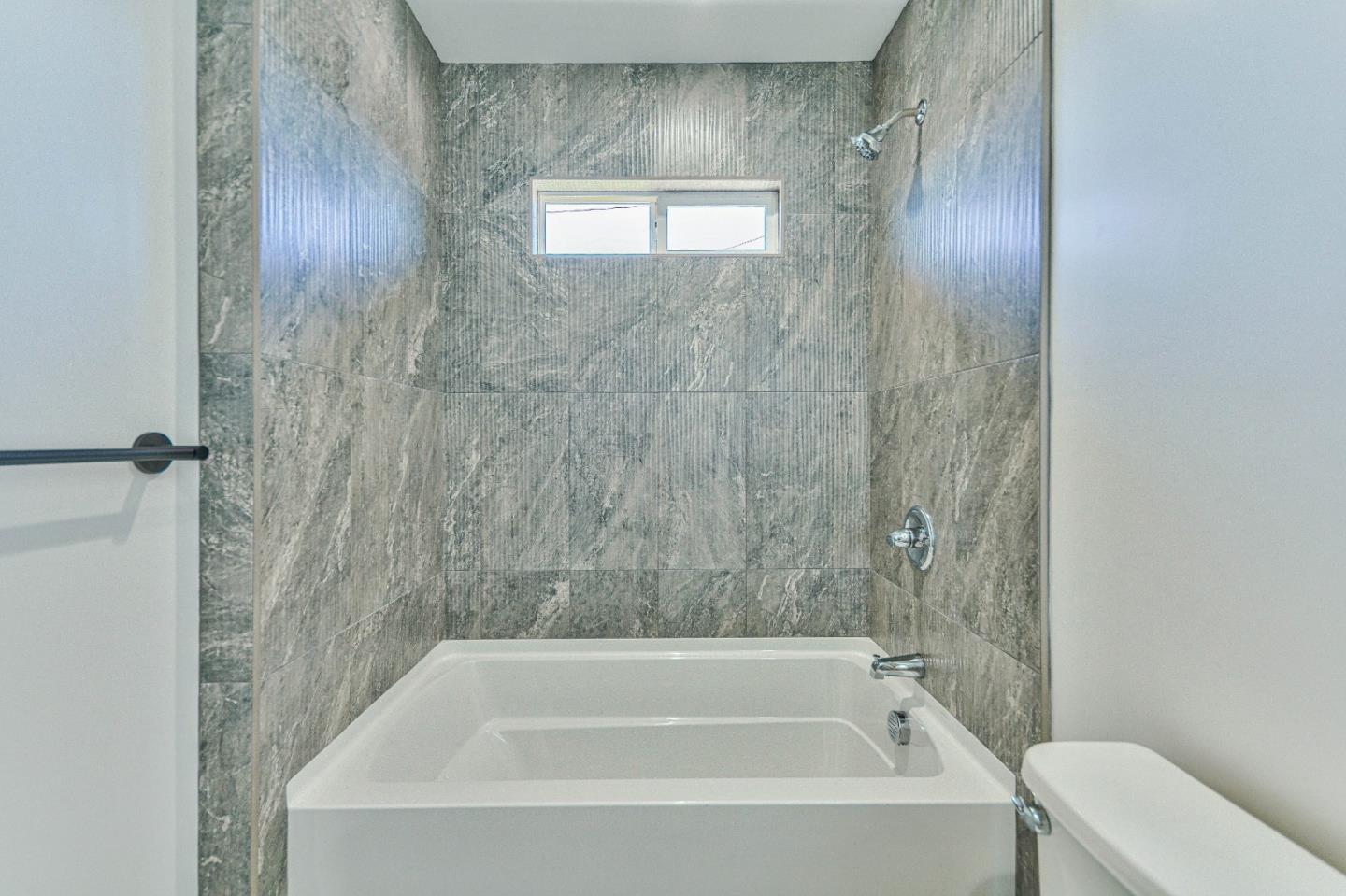 Detail Gallery Image 20 of 36 For 3020 Liberty Ct, Marina,  CA 93933 - 3 Beds | 2 Baths