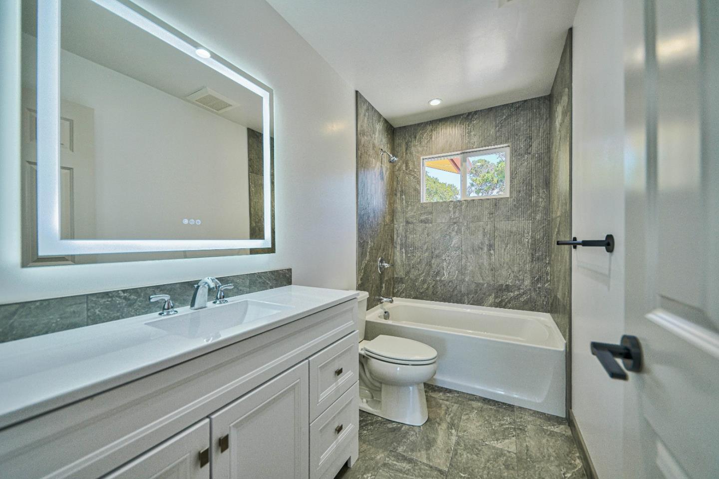Detail Gallery Image 28 of 36 For 3020 Liberty Ct, Marina,  CA 93933 - 3 Beds | 2 Baths