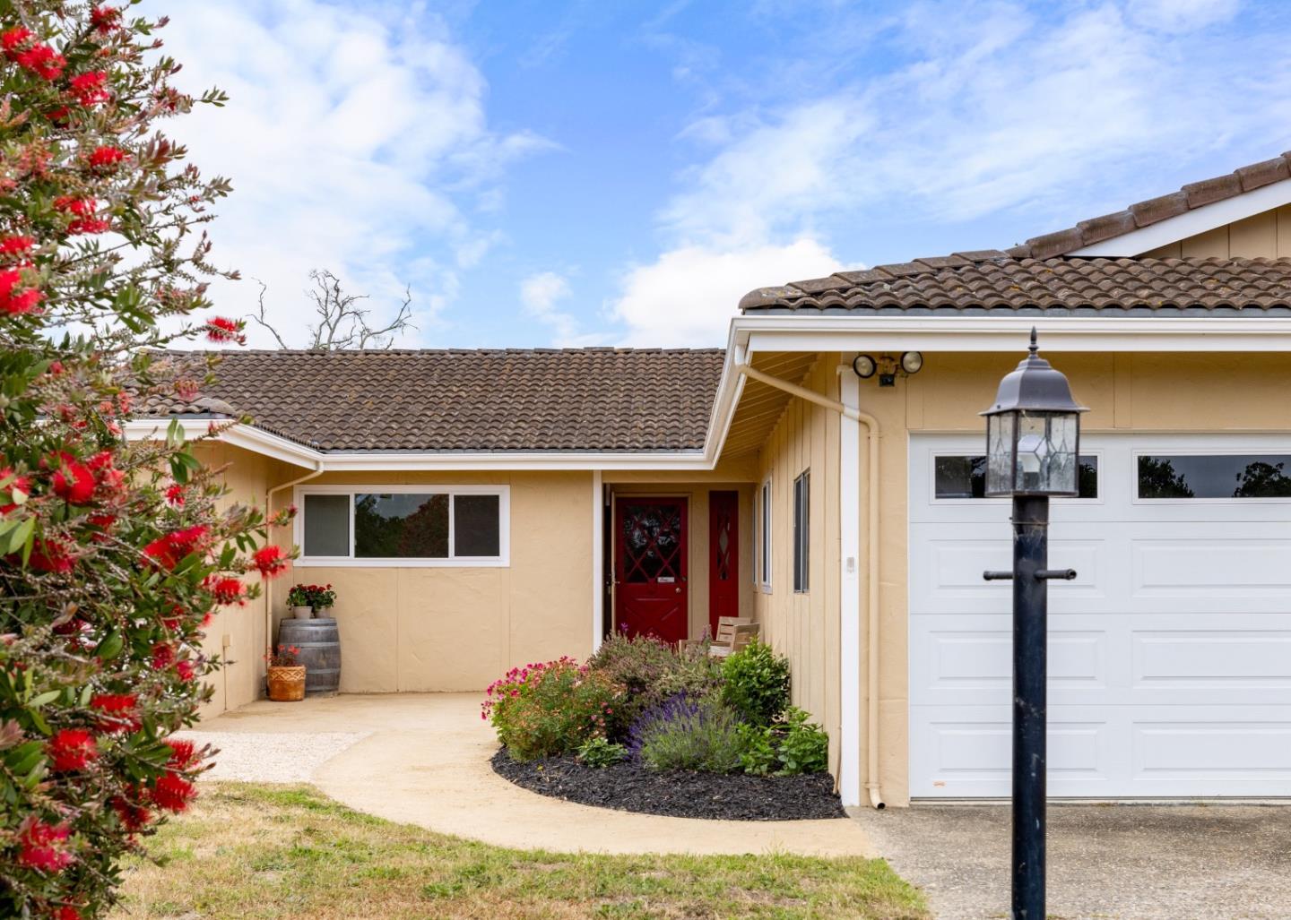 Detail Gallery Image 1 of 1 For 15450 Oak Hills Dr, Salinas,  CA 93907 - 4 Beds | 2 Baths