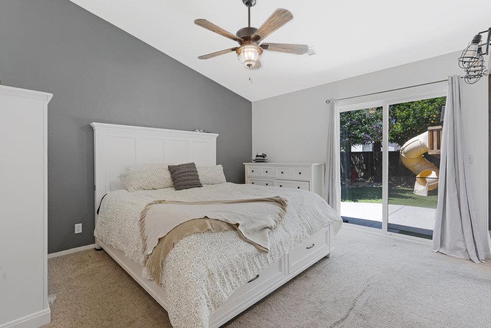 Detail Gallery Image 16 of 39 For 1540 Brighton Dr, Hollister,  CA 95023 - 3 Beds | 2 Baths