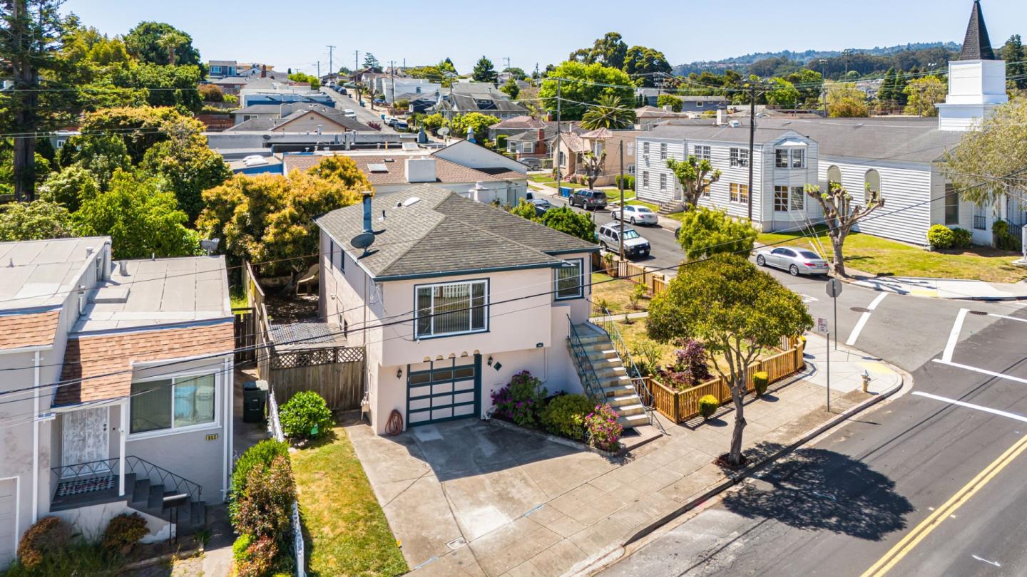 Detail Gallery Image 35 of 50 For 965 Crystal Springs Rd, San Bruno,  CA 94066 - 4 Beds | 3 Baths