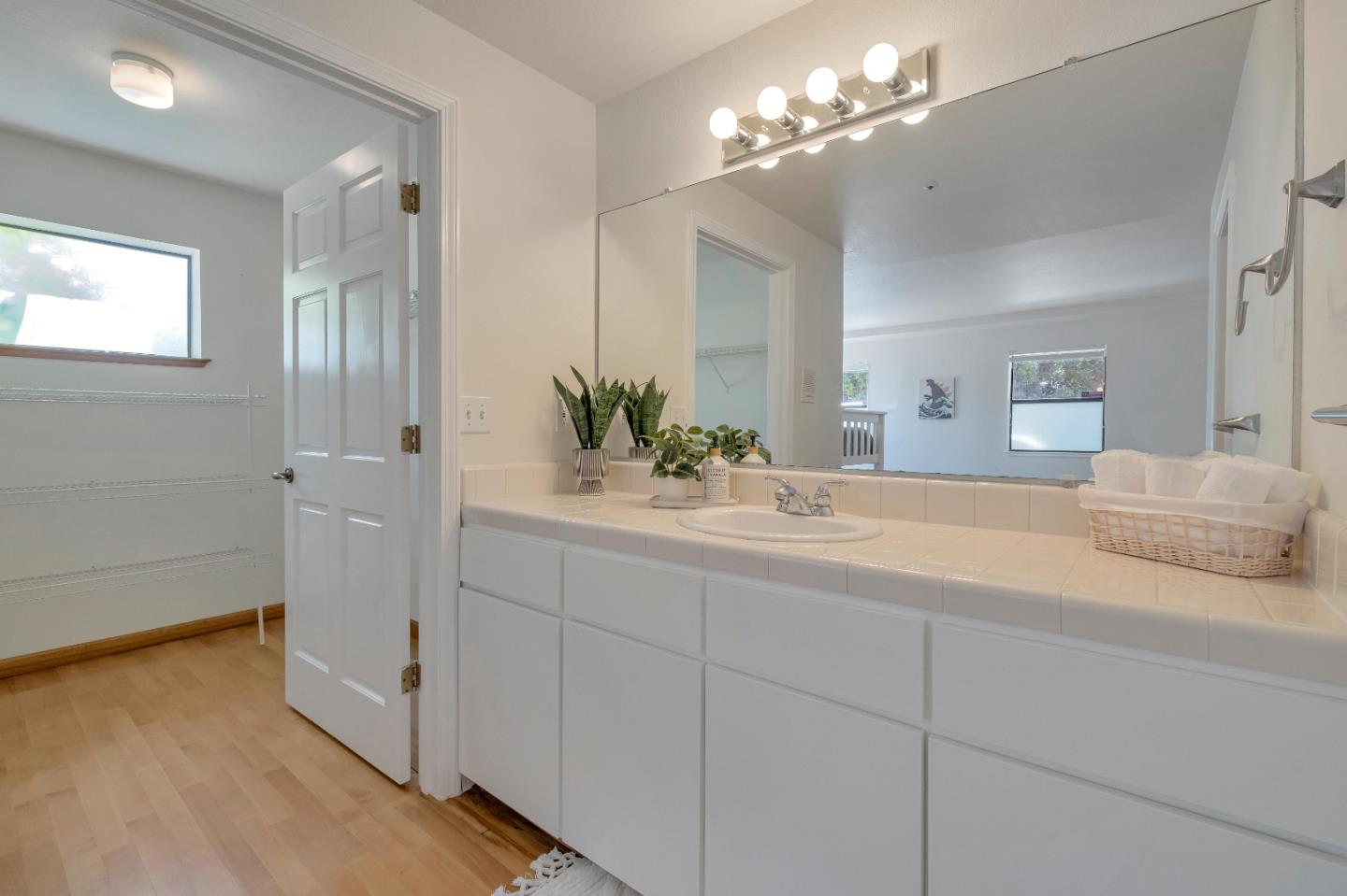 Detail Gallery Image 27 of 33 For 1745 Esperanza Ct, Santa Cruz,  CA 95062 - 2 Beds | 2/1 Baths