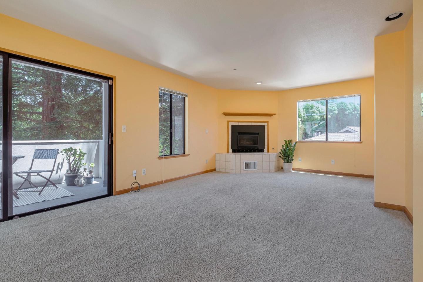 Detail Gallery Image 6 of 33 For 1745 Esperanza Ct, Santa Cruz,  CA 95062 - 2 Beds | 2/1 Baths