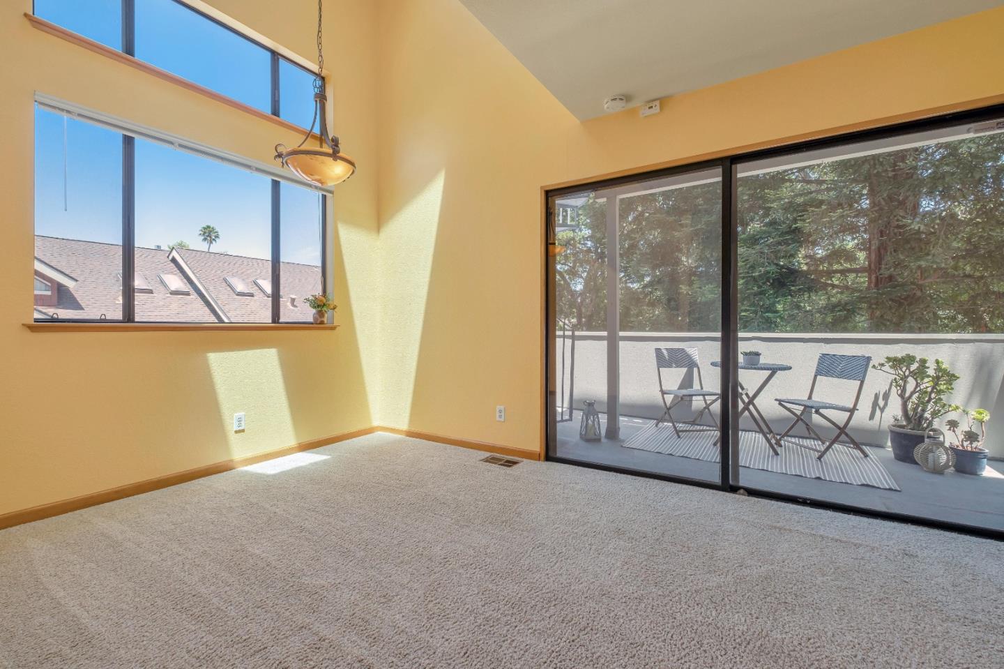 Detail Gallery Image 7 of 33 For 1745 Esperanza Ct, Santa Cruz,  CA 95062 - 2 Beds | 2/1 Baths