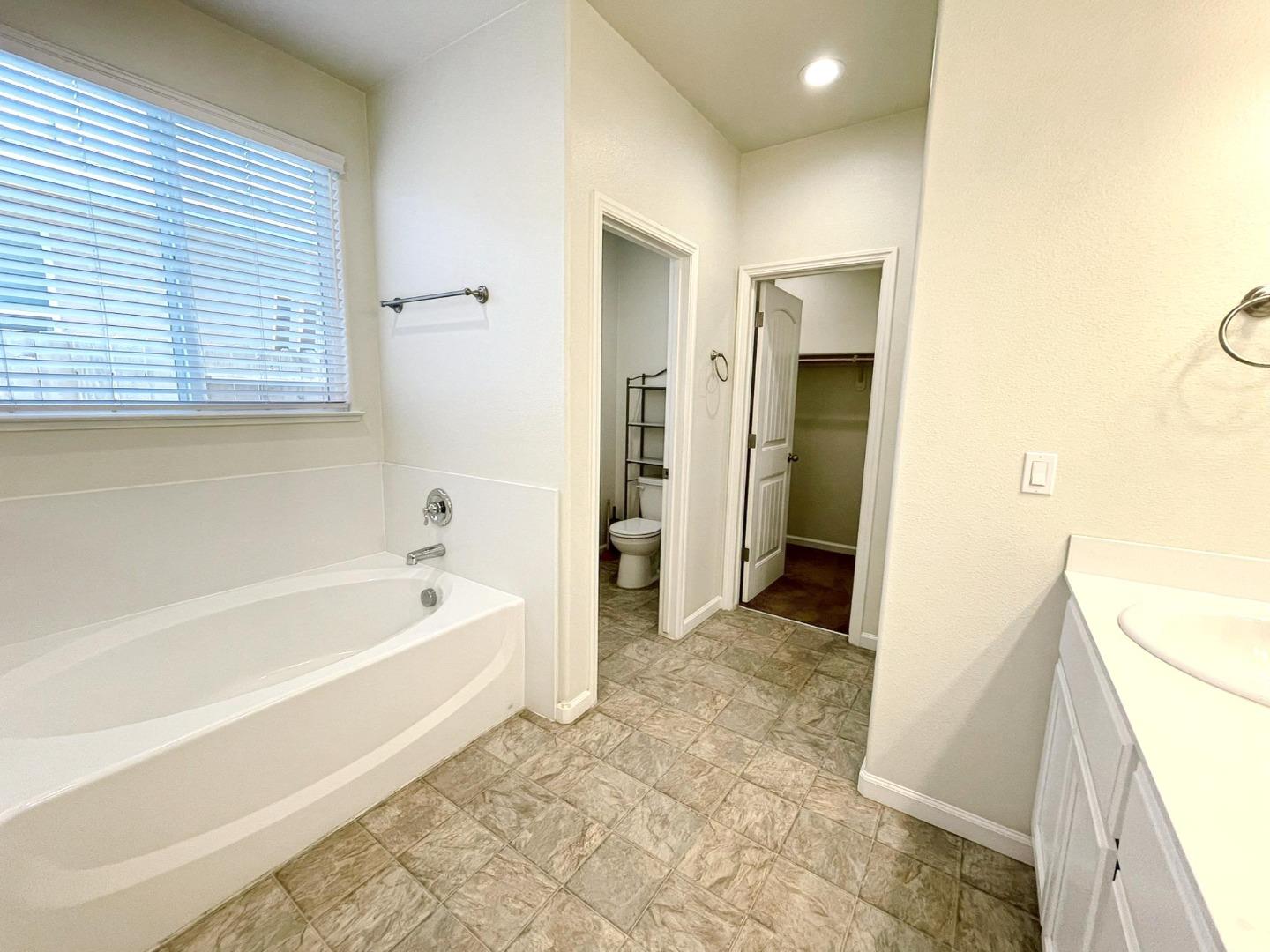 1439 Woodbury Ct, Merced, CA 95348 photo 8
