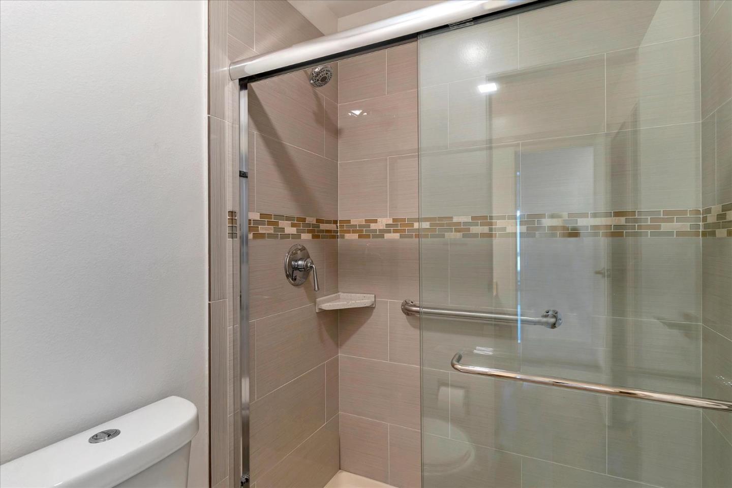 Detail Gallery Image 11 of 68 For 934 Peninsula Ave #407,  San Mateo,  CA 94401 - 1 Beds | 1 Baths