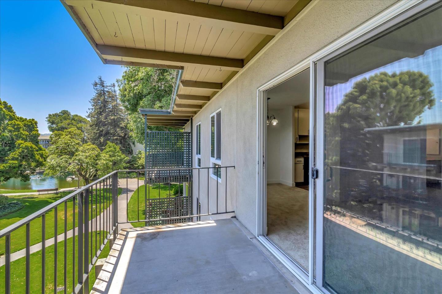 Detail Gallery Image 13 of 68 For 934 Peninsula Ave #407,  San Mateo,  CA 94401 - 1 Beds | 1 Baths