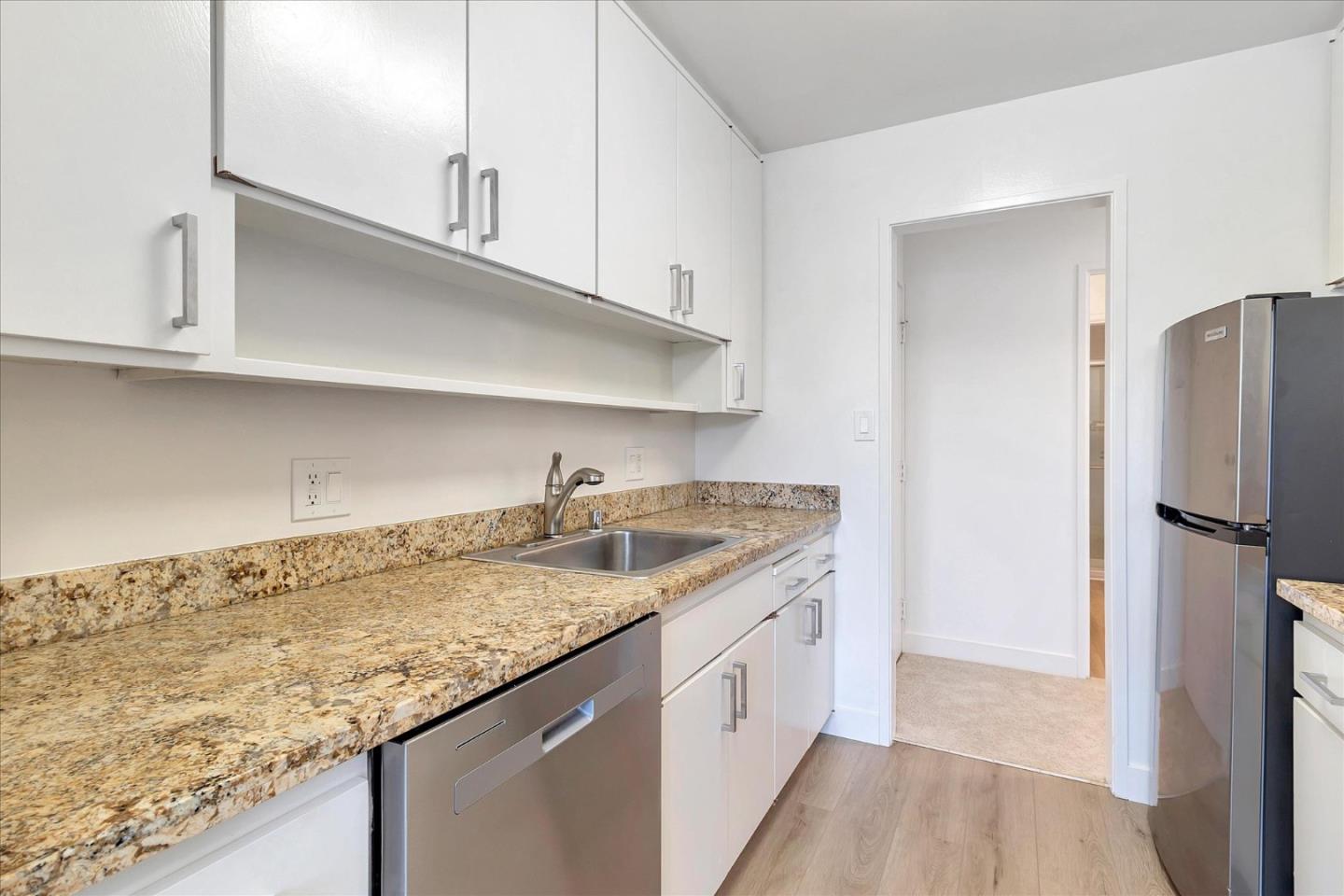 Detail Gallery Image 8 of 68 For 934 Peninsula Ave #407,  San Mateo,  CA 94401 - 1 Beds | 1 Baths