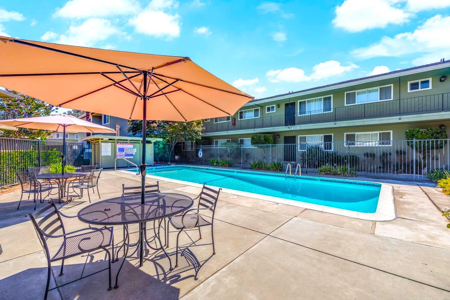 Detail Gallery Image 1 of 19 For 3596 Payne Ave #10,  San Jose,  CA 95117 - 2 Beds | 1 Baths