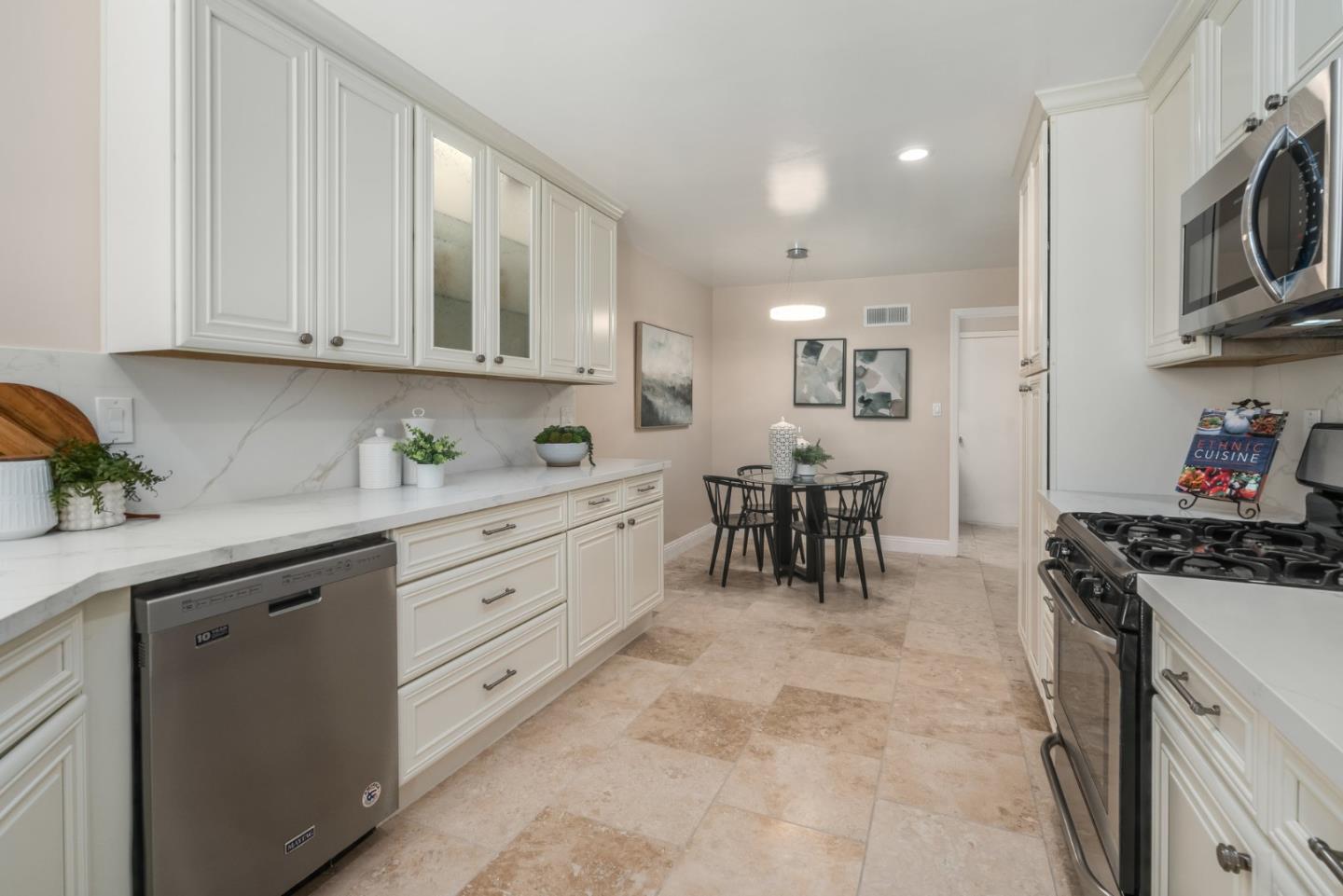Detail Gallery Image 13 of 47 For 961 Pizarro Ln, Foster City,  CA 94404 - 3 Beds | 2 Baths