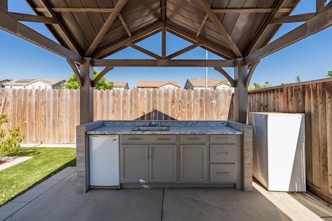 Detail Gallery Image 16 of 86 For 664 Molera Ave, Soledad,  CA 93960 - 5 Beds | 2/1 Baths