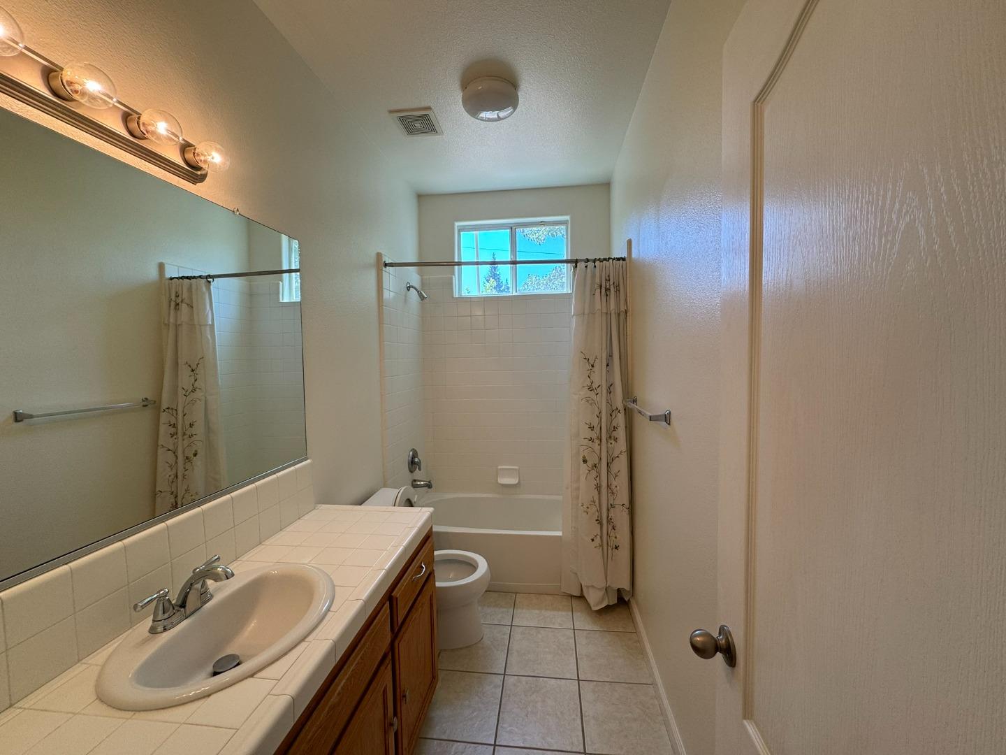 4721 W Celeste Ave, Fresno, CA 93722 photo 14