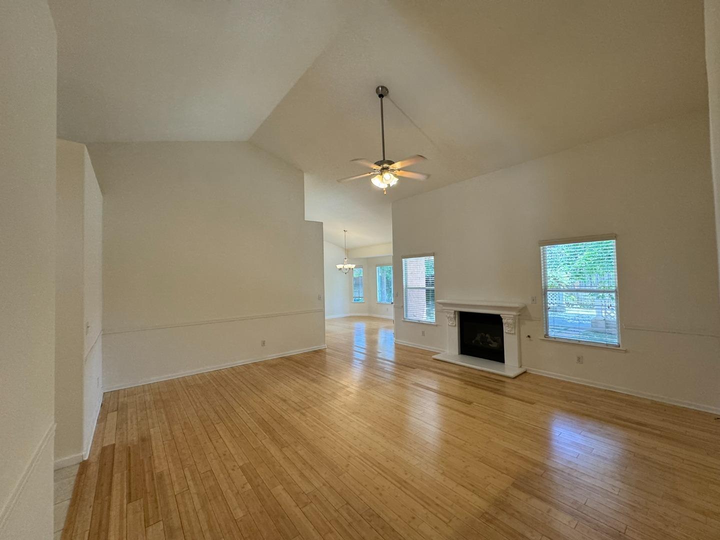 4721 W Celeste Ave, Fresno, CA 93722 photo 7